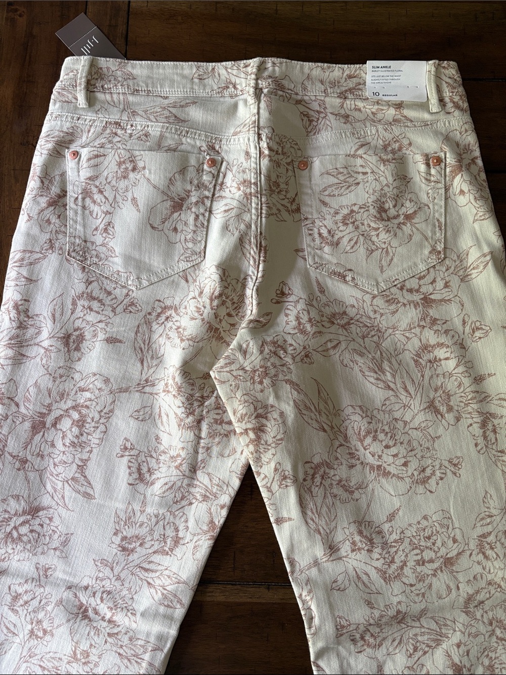 J. Jill Cream Ankle crop Jeans with Dusty Rose Floral Print summer size 10 NWT - Picture 4 of 4